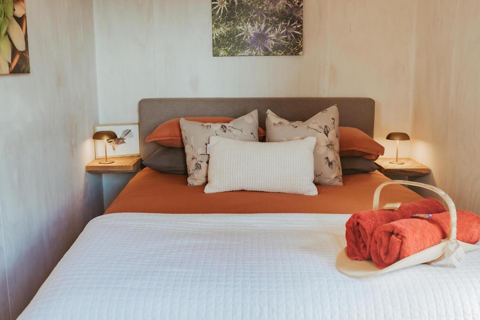 Golden Bay Glamping Hotel Takaka Buitenkant foto