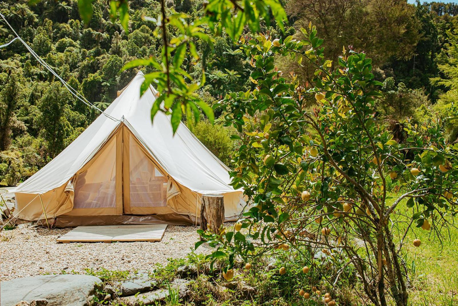 Golden Bay Glamping Hotel Takaka Buitenkant foto